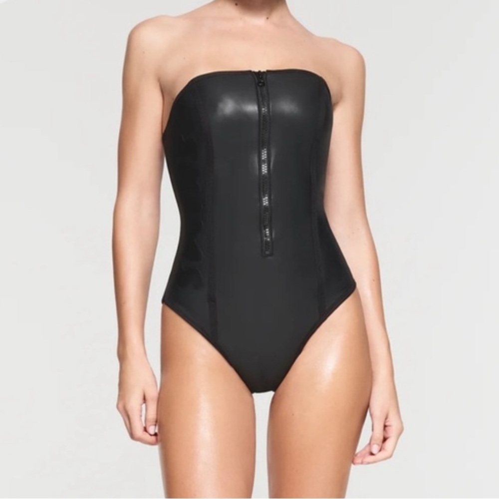 BNWT skims rubberized scuba strapless swim.   I have a size M & S sold separate